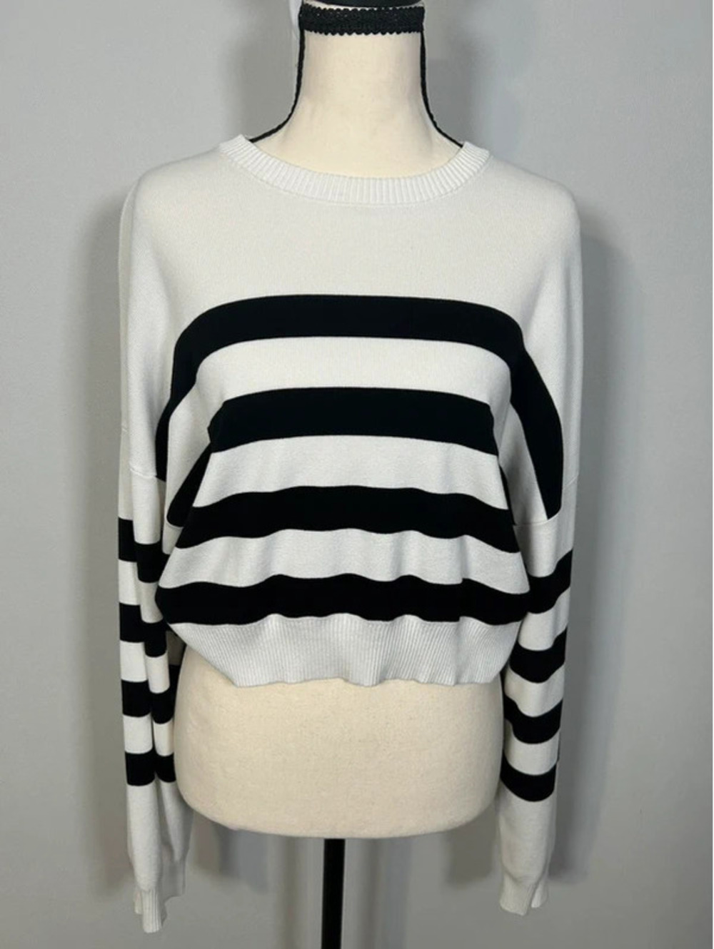 Garage Black & White Striped Cropped Sweater P/S